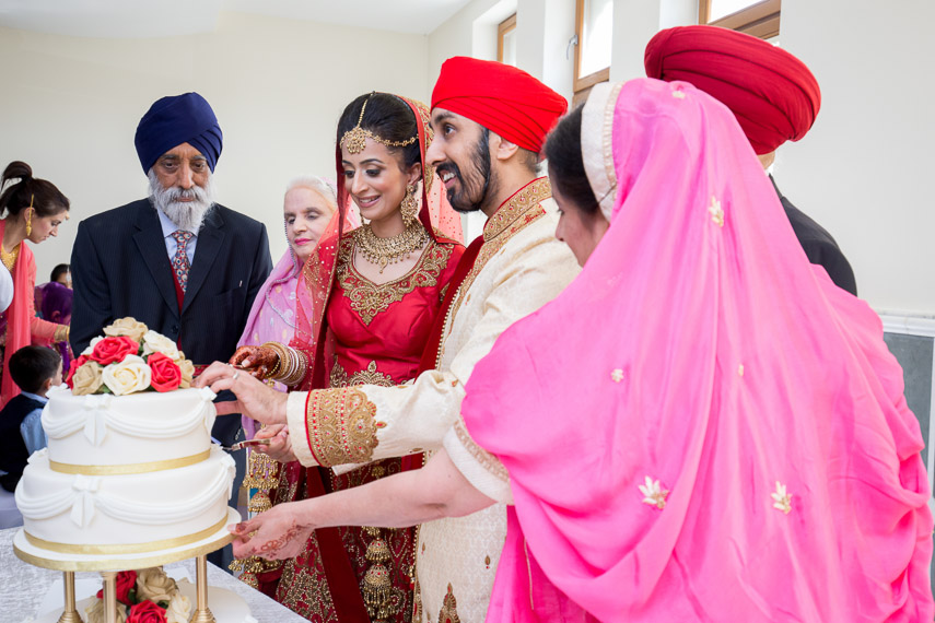 Female Asian Wedding Photographer for Sikh Wedding Ceremony